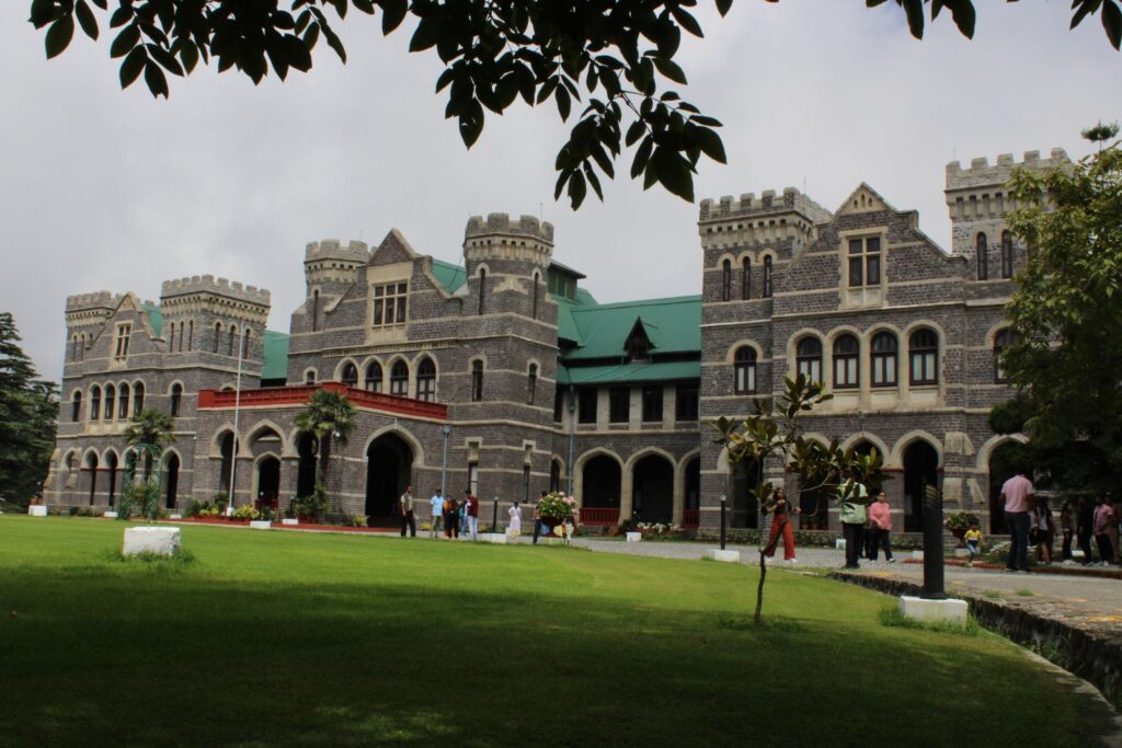 🏞️ नैनीताल में घूमने की प्रमुख जगहें (Top Tourist Places in Nainital) Image Search 17627648820537955872946123457426 1024x683